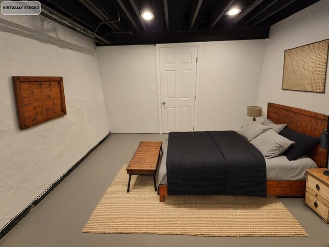 Building Photo - 308 Eastway Ct