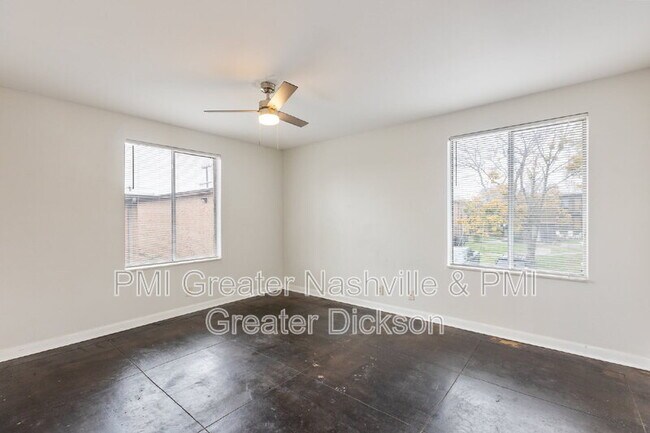 Building Photo - 3600 Hillsboro Pike