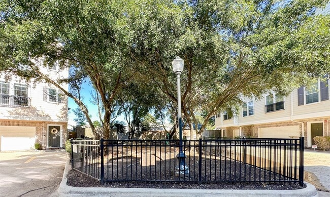 Building Photo - 3001 Murworth Dr