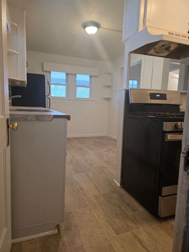 Building Photo - 397 Upper Oakwood Ave