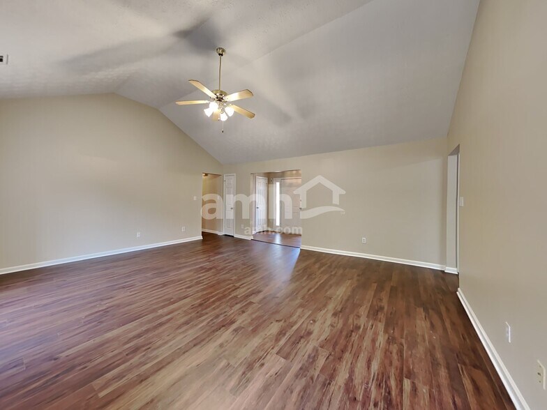 Building Photo - 23 Thorne Berry Dr