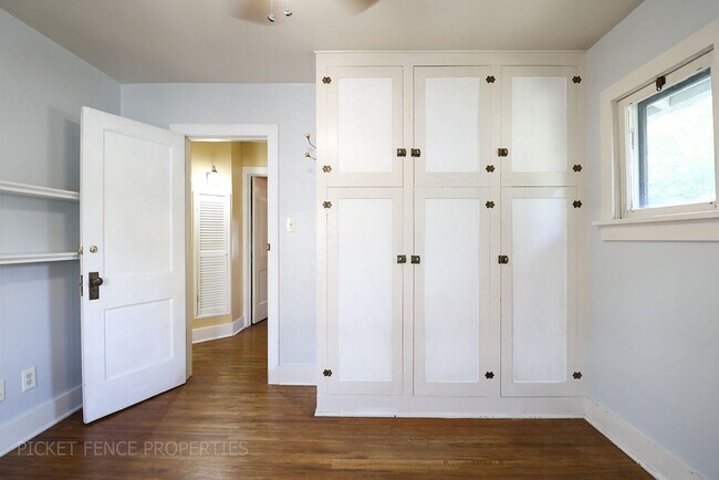 Building Photo - Beautiful Historic Two Bedroom Home