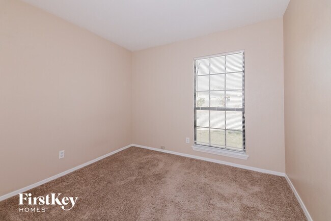 Building Photo - 4614 Horizon Dr
