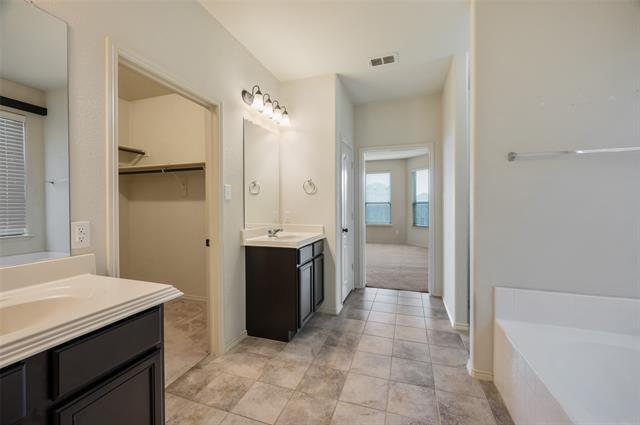 Building Photo - 3416 Wavecrest Ln