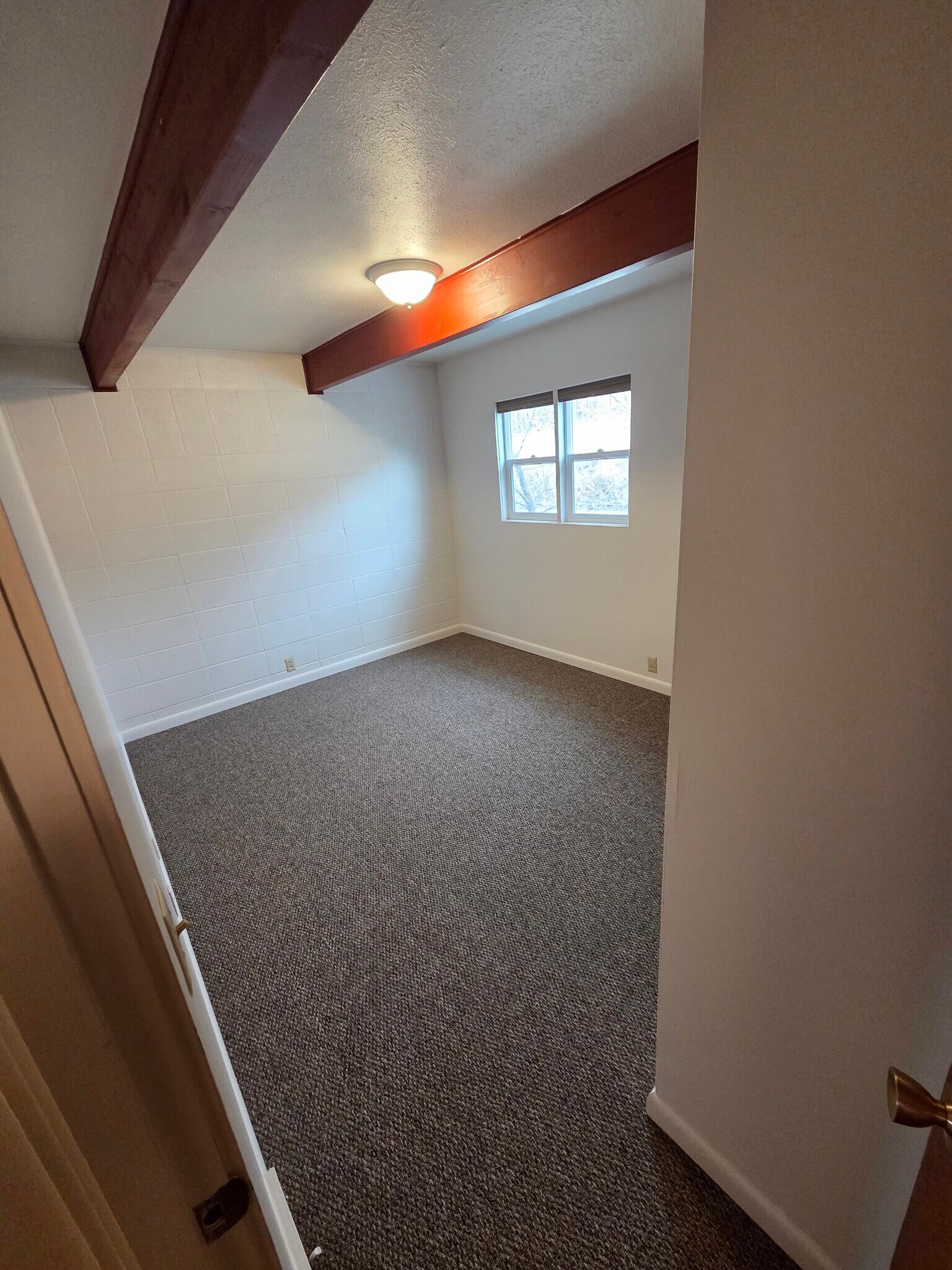 Building Photo - 27 9th St