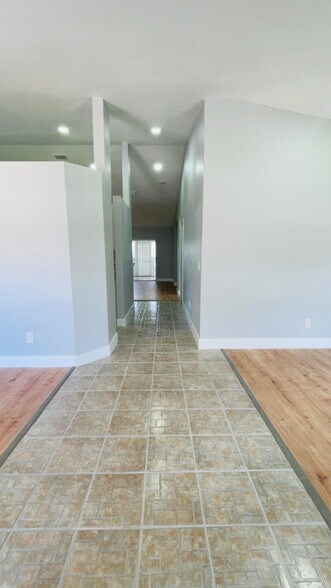 Building Photo - 20255 Macon Ln