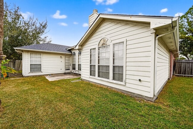 Building Photo - 307 Roans Prairie Ln