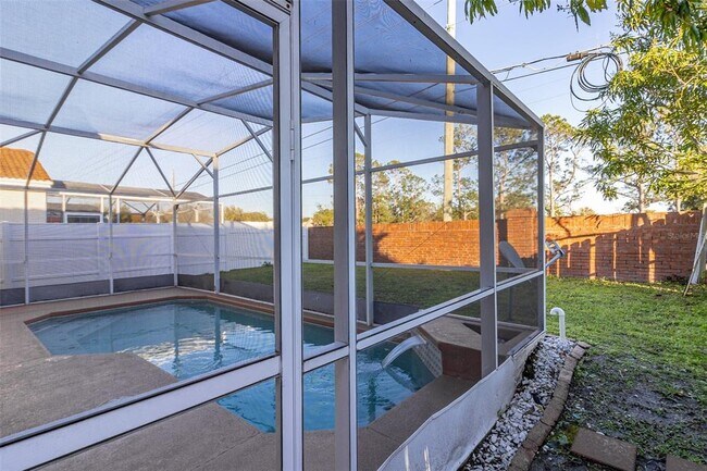 Building Photo - 2299 Santa Lucia St