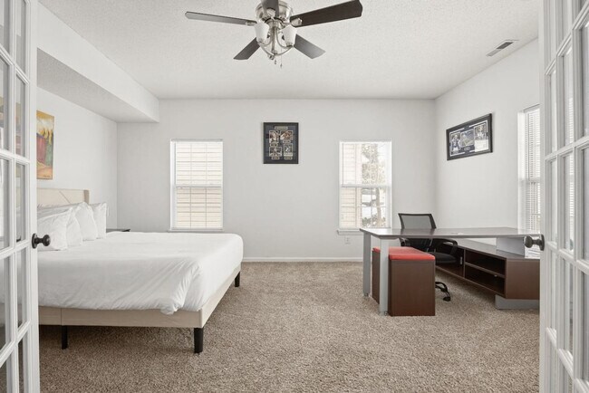 Building Photo - 3766 White Cliff Way