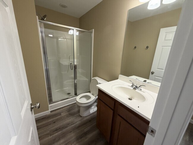 Building Photo - 285 Pineview Dr