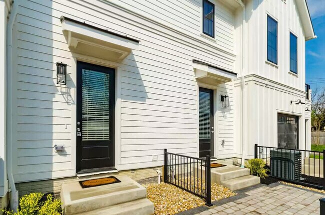 Building Photo - 1140 Hamlet St