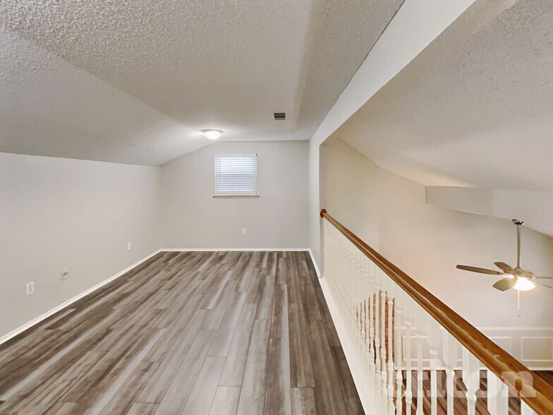 Building Photo - 433 Candlestick Trail