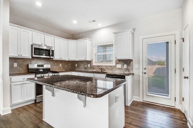 Building Photo - 106 Salmon Ln