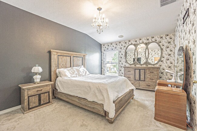 Building Photo - 2 Bedroom - 2.5 Bathroom - Gated Community...