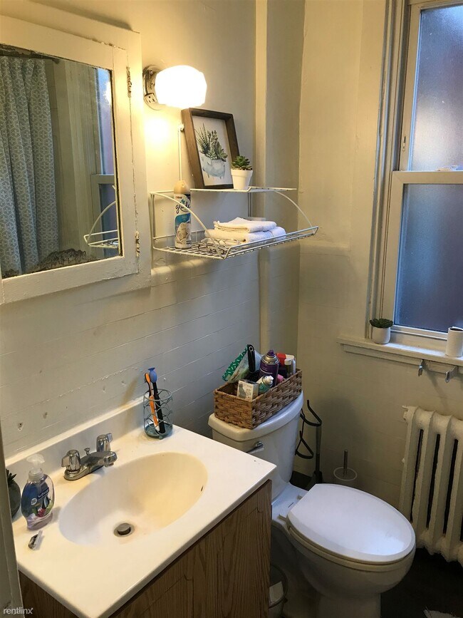 Building Photo - 3 br, 1 bath House - 200 Chesterfield Rd