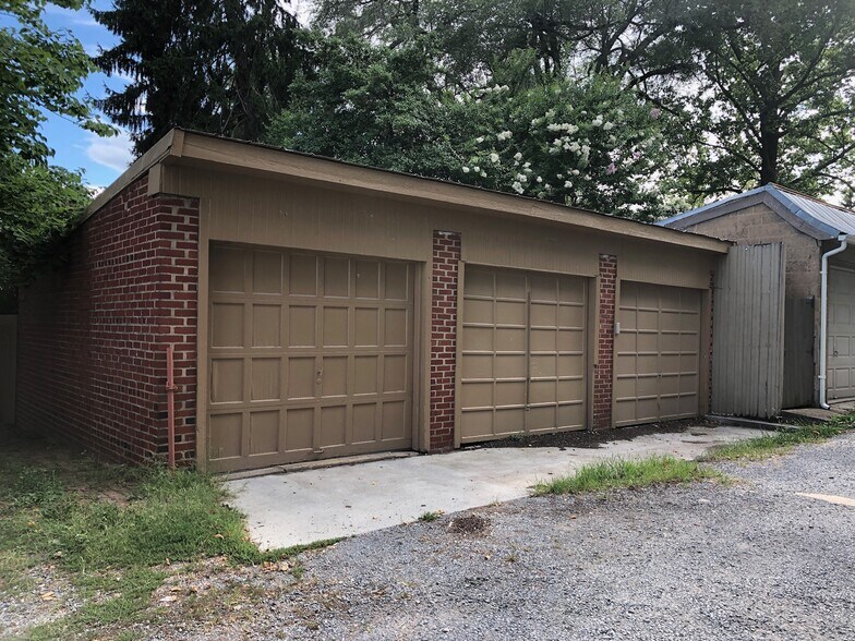 Garages (1 per Apt) - 105 W 3rd St
