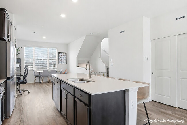 Building Photo - 2117 Yellowstone Blvd