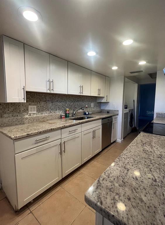 Building Photo - 725 Hartley Ave