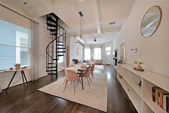 Building Photo - 224 Bass St SW