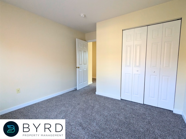 Building Photo - 7625 Fern Hollow Dr