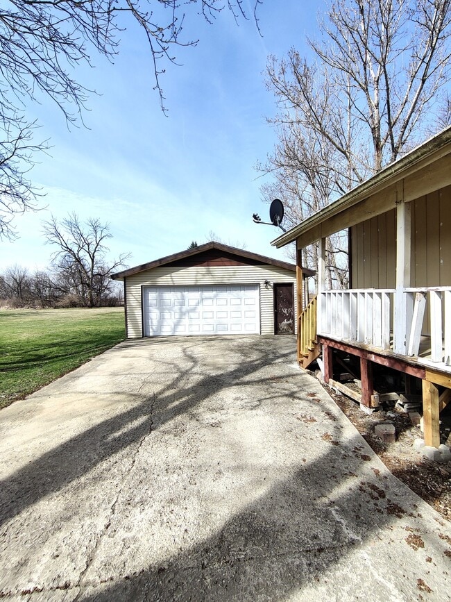 Building Photo - 410 N 3rd St