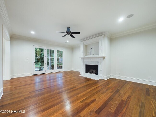 Building Photo - 3724 Rolston Dr