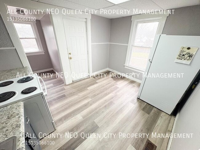 Building Photo - 227 Pleasant Ave