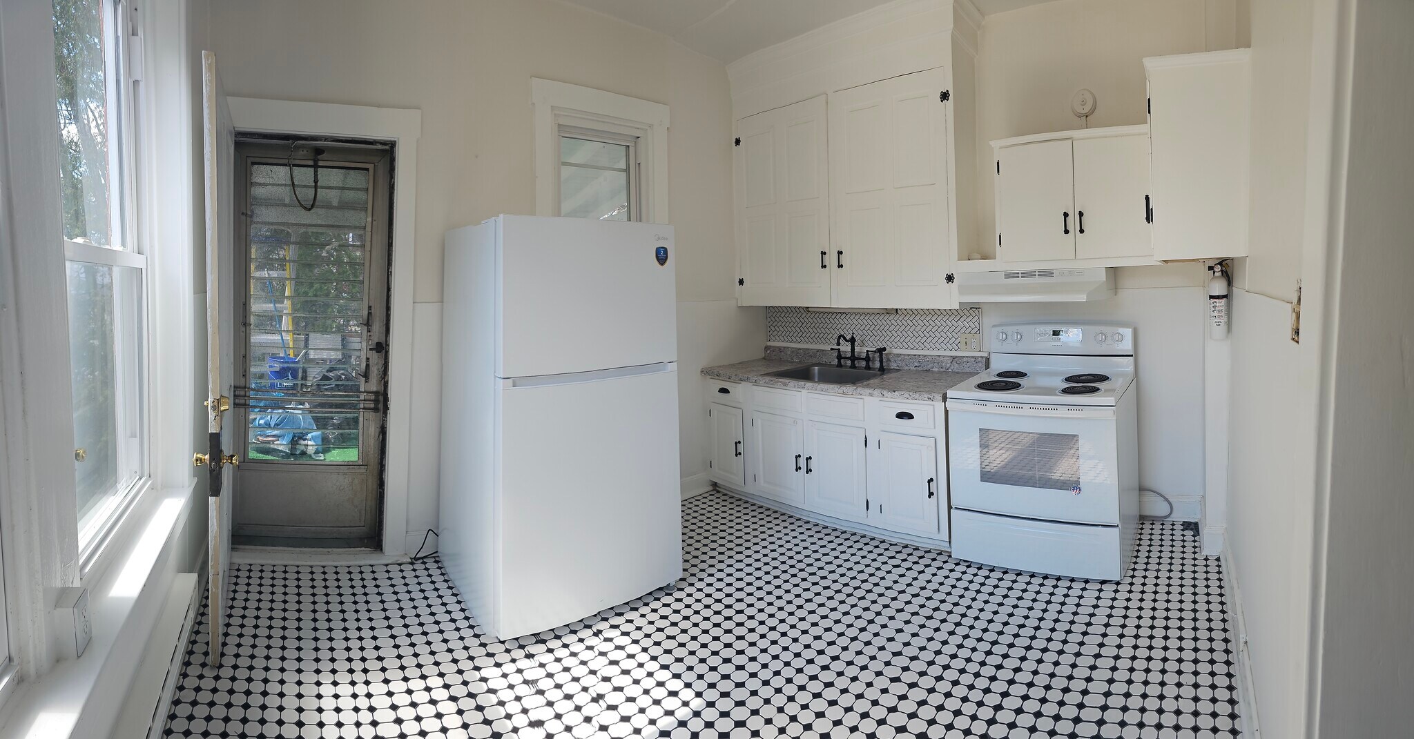 Building Photo - 820 N 4th St