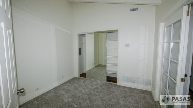 Building Photo - Point Loma Condo - Single-Story End Unit with Sunroom & 2 Covered Parking Spots