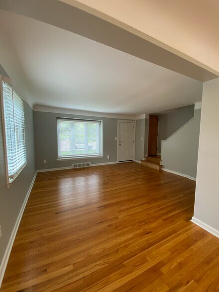 Living room and dining room - 2534 Oliver Rd