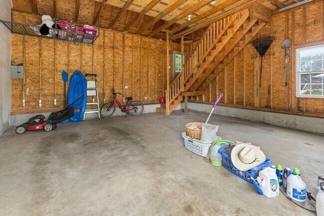 Building Photo - 361 Cumberland Ave