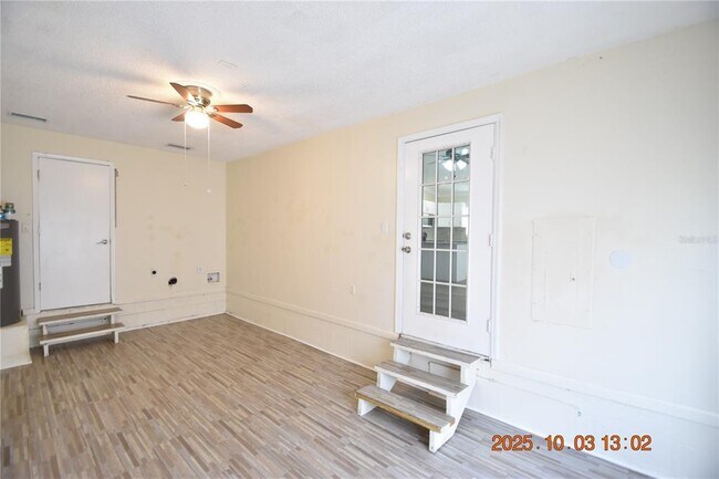 Building Photo - 718 Oak St SW