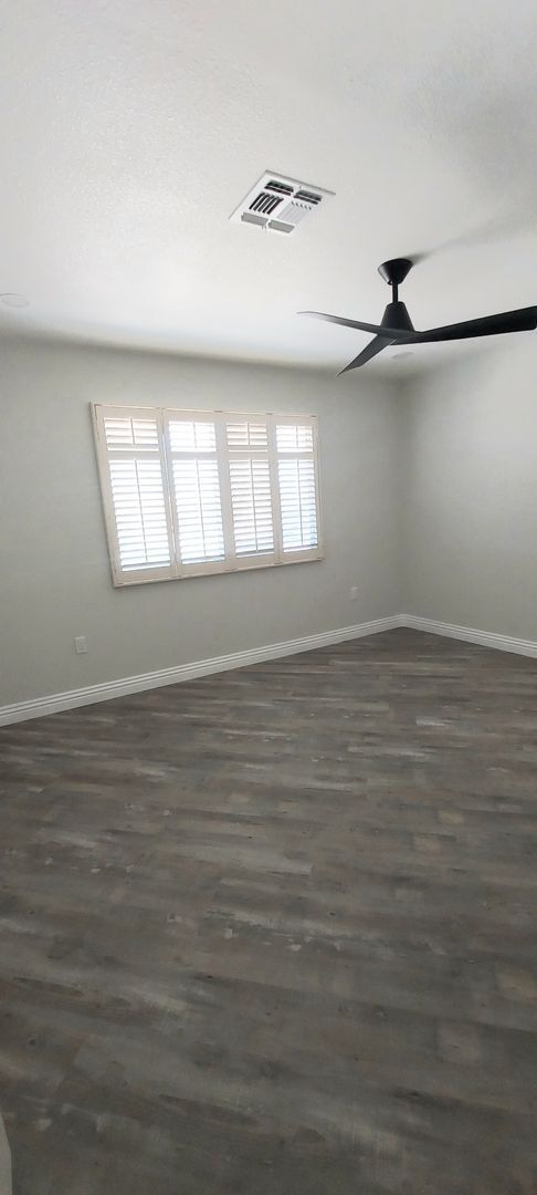 Building Photo - * UTILITIES INCLUDED * TOTALLY REMODELED 2X2