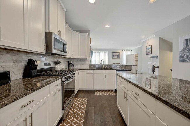 Building Photo - 337 Roche Dr