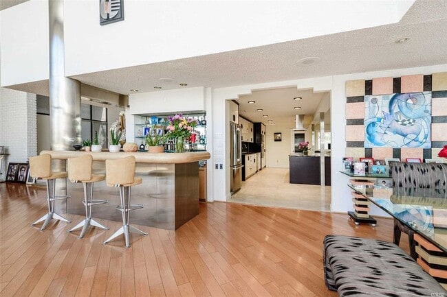 Building Photo - 197 Granada St