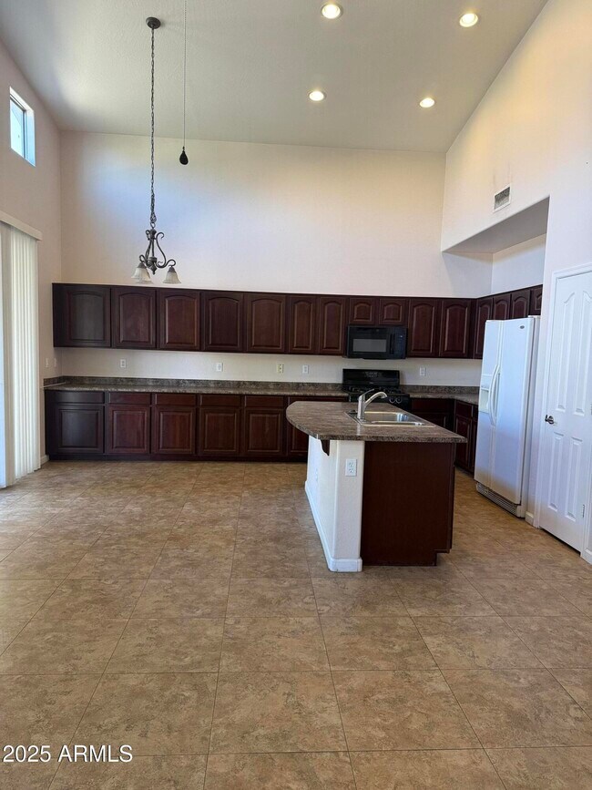 Building Photo - 2216 W Blaylock Dr