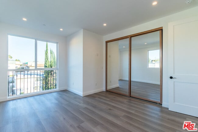 Building Photo - 5323 Ben Ave