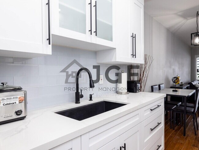 Building Photo - 270 NE 191st St