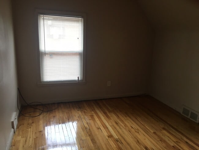 Building Photo - 20037 Schaefer Hwy