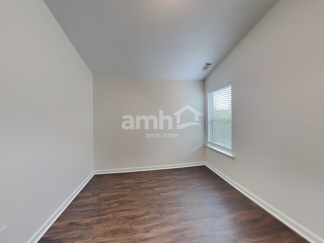 Building Photo - 1490 Aster Ives Dr