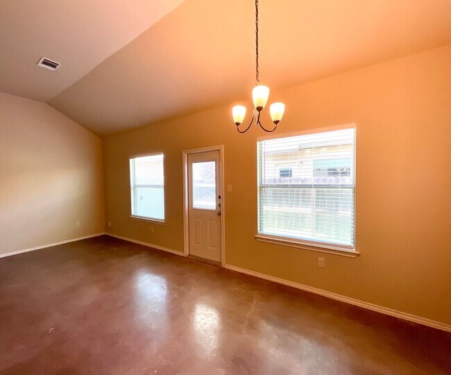 Building Photo - High Ceilings, Fenced Yard & 2-Car Garage – New Braunfels Living!