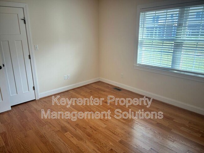 Building Photo - 18 Spring View Dr