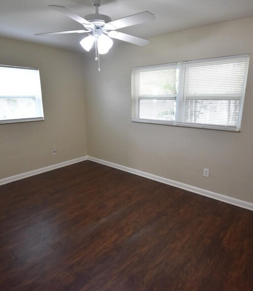 Building Photo - 1304 Viburnum Ln