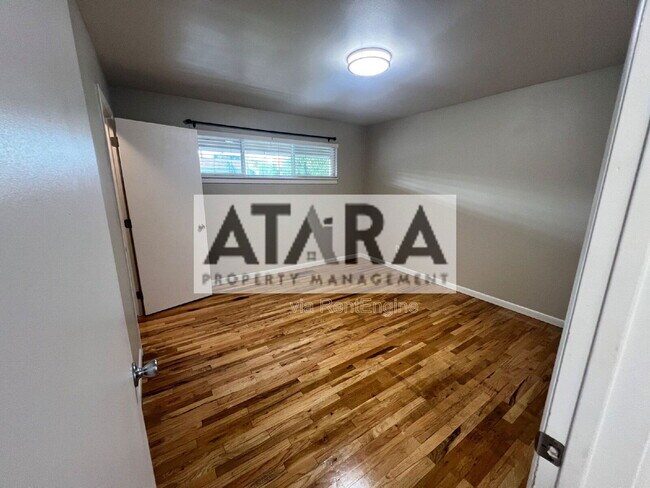Building Photo - 650 N 300 W