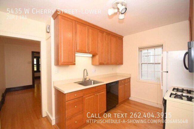 Building Photo - Two Bedroom Lower Duplex