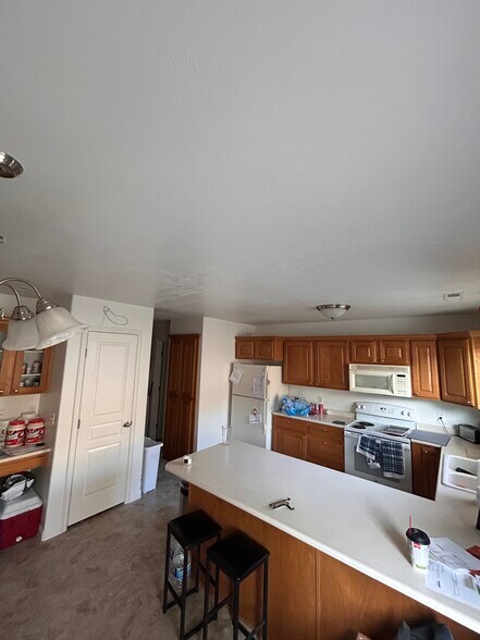 Building Photo - 316 S 2450 E