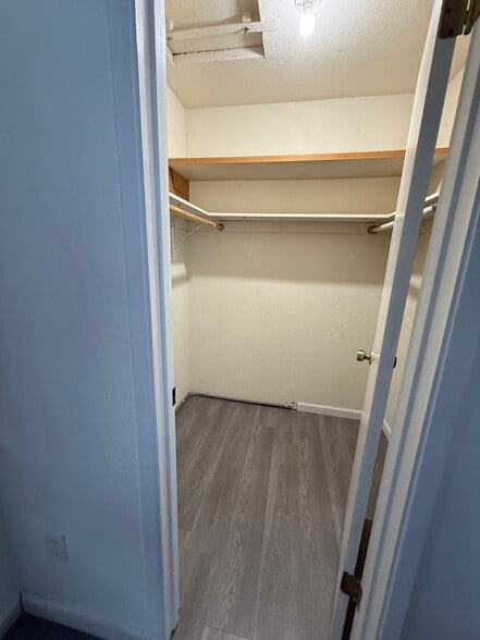 Building Photo - 2350 Alta Garden Ln