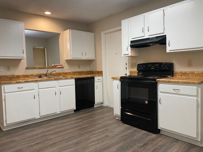 Building Photo - 12123 Stevens Ct