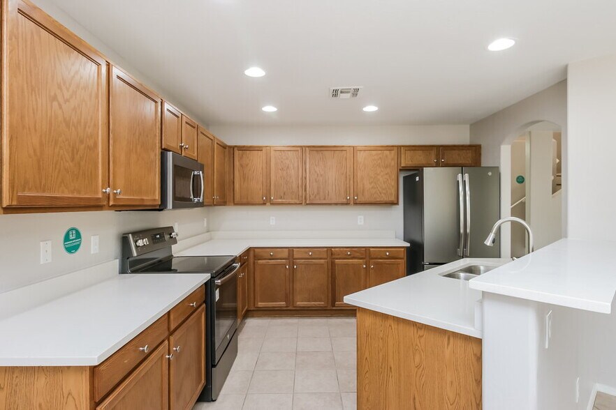 Building Photo - 31254 N Blackfoot Dr