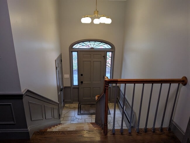 Building Photo - Gorgeous 4 Bed, 3 Bath House for Rent in Menands!